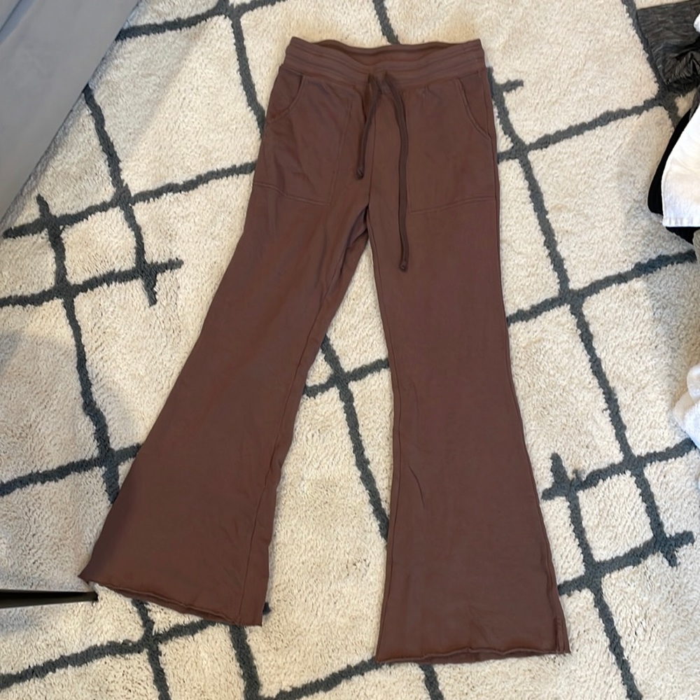 NWT Cocoa flared sweatpants from Aerie